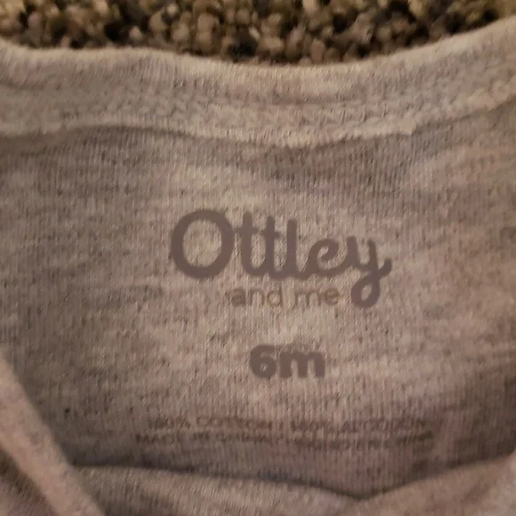 BUNDLE OF 3 CHRISTMAS OUTFITS - Picture 4 of 10